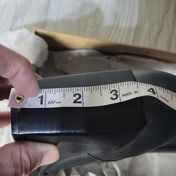 Steve Madden Perlina Black Leather Chain Ankle Boots NWT NIB, Size 9 - Picture 14 of 15